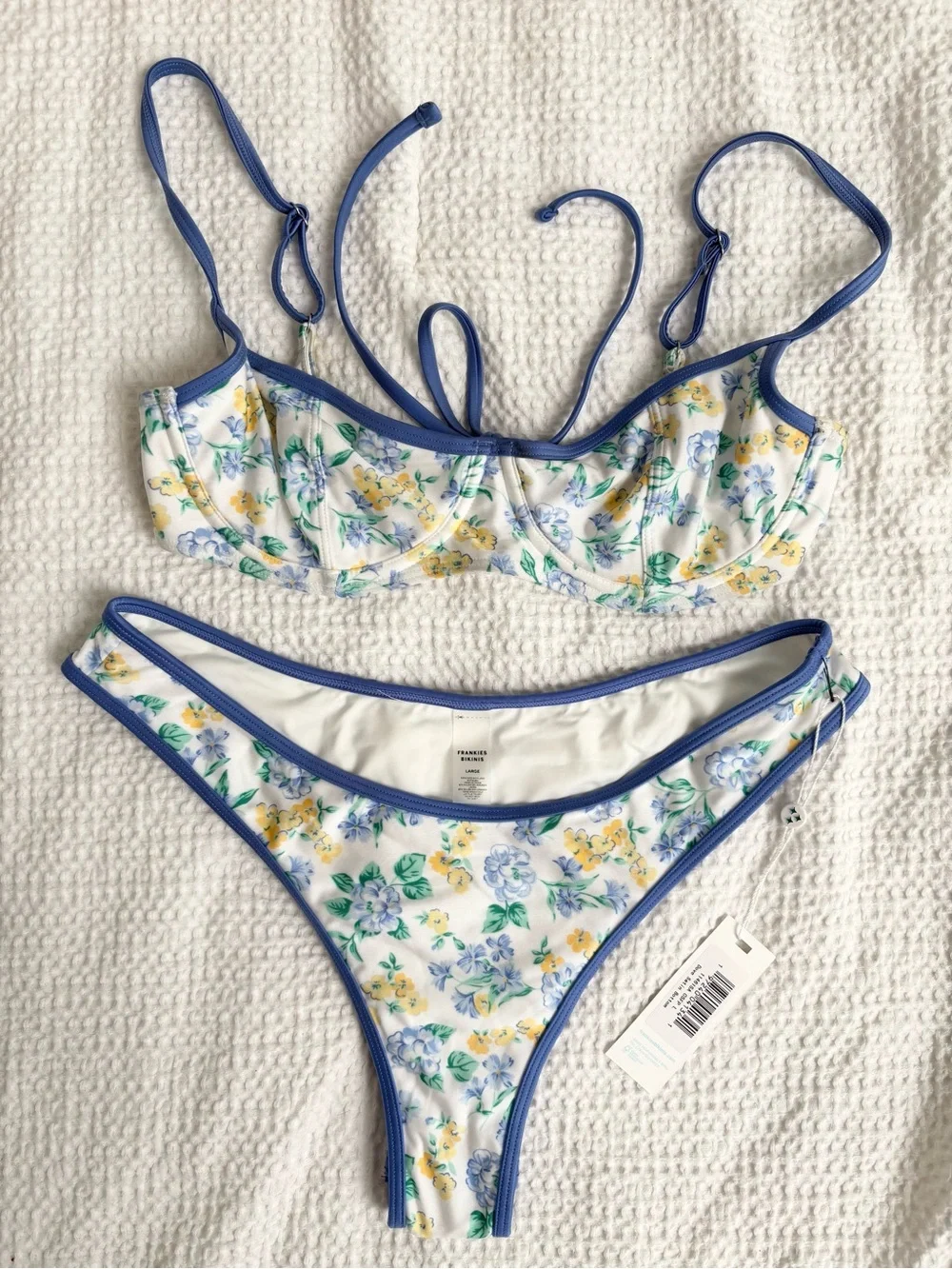 Frankie’s Bikini Coastal Floral Set Top Medium Bottoms Large